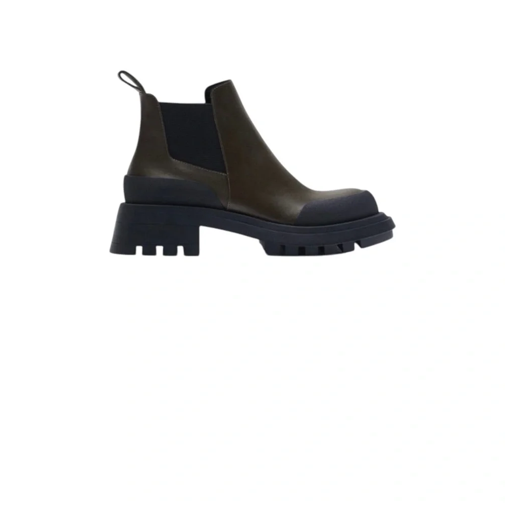 Zara Black and Brown Ankle Boots - Picture 7 of 9